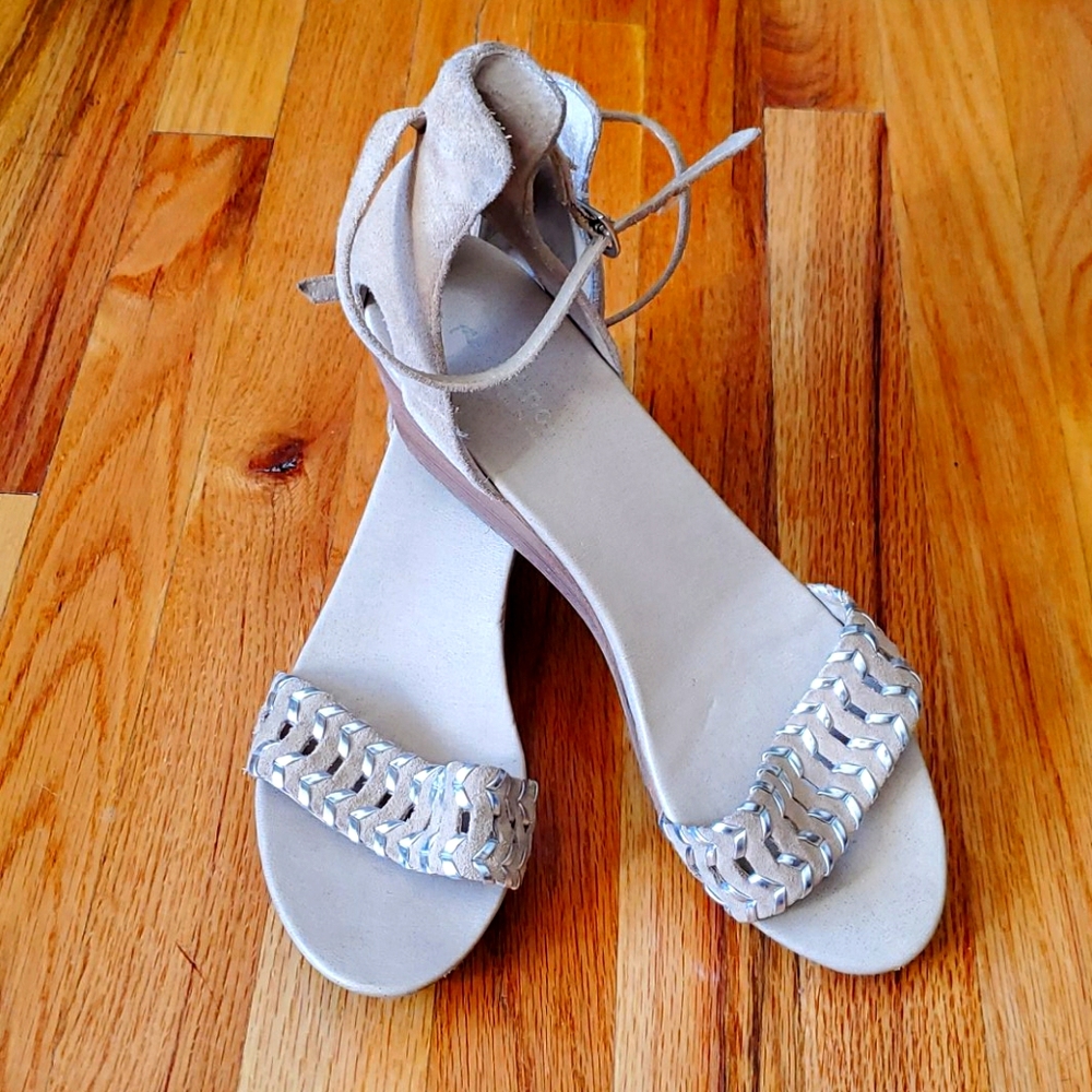Reaction K Cole wedge sandals